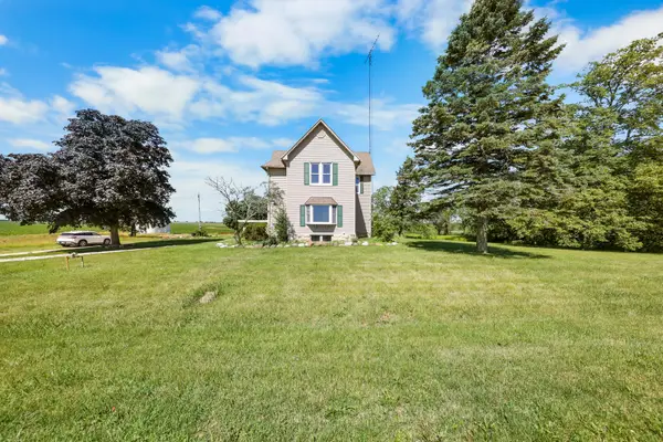 3447 E 27th Road, Marseilles, IL 61341