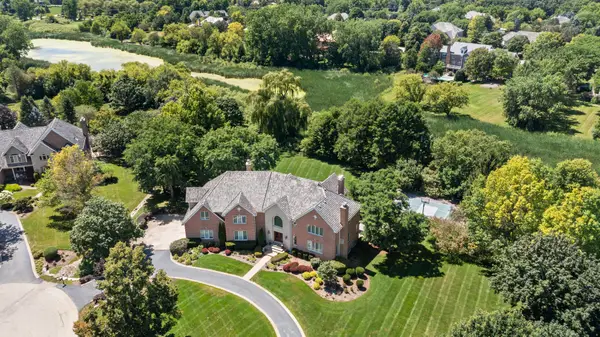 28063 Gray Barn Lane, Lake Barrington, IL 60010