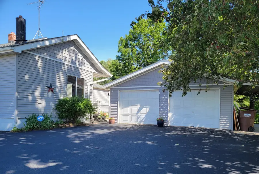 10124 Us Rt 20, Garden Prairie, IL 61038 - #3