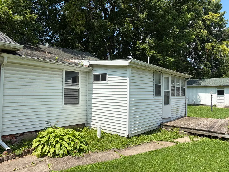 206 SW 6th Street, Atlanta, IL 61723 - #3