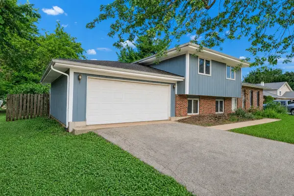 4N275 Avard Road, West Chicago, IL 60185