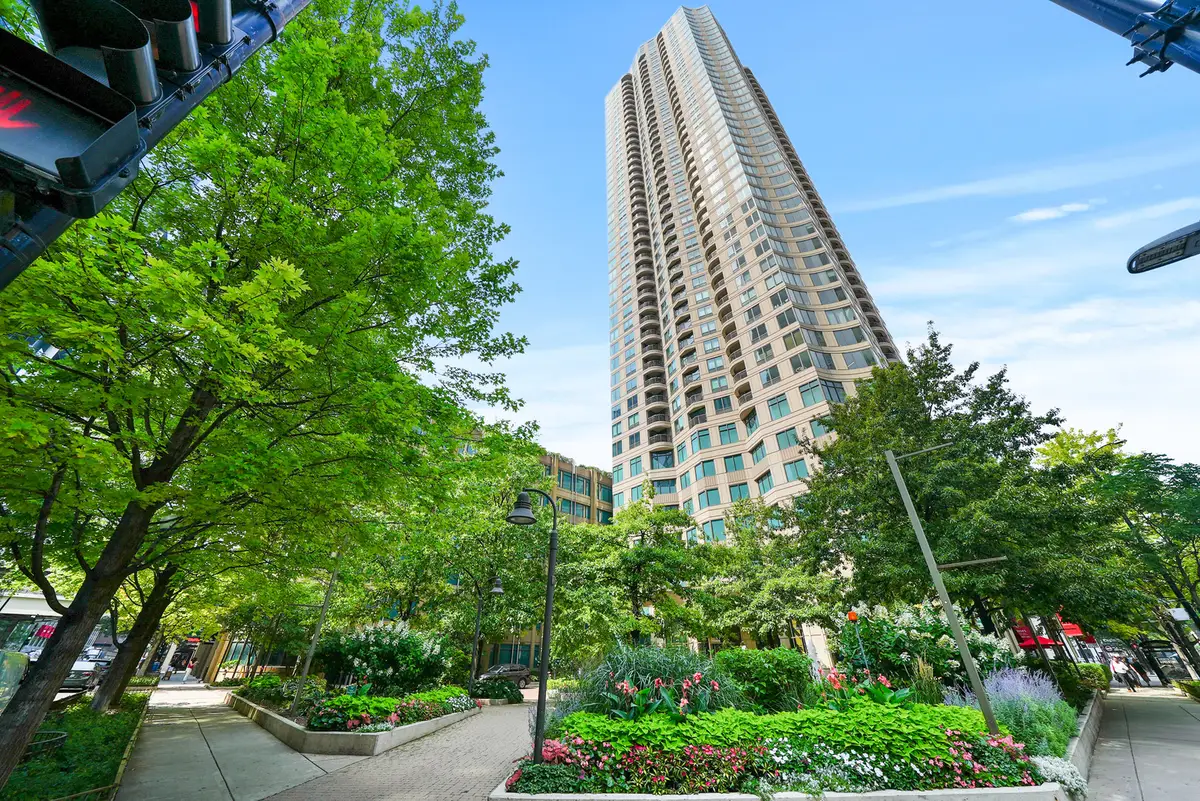 400 N Lasalle Drive #4401, Chicago, IL 60654 - #1