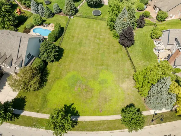 21357 S Forest View Drive, Shorewood, IL 60404