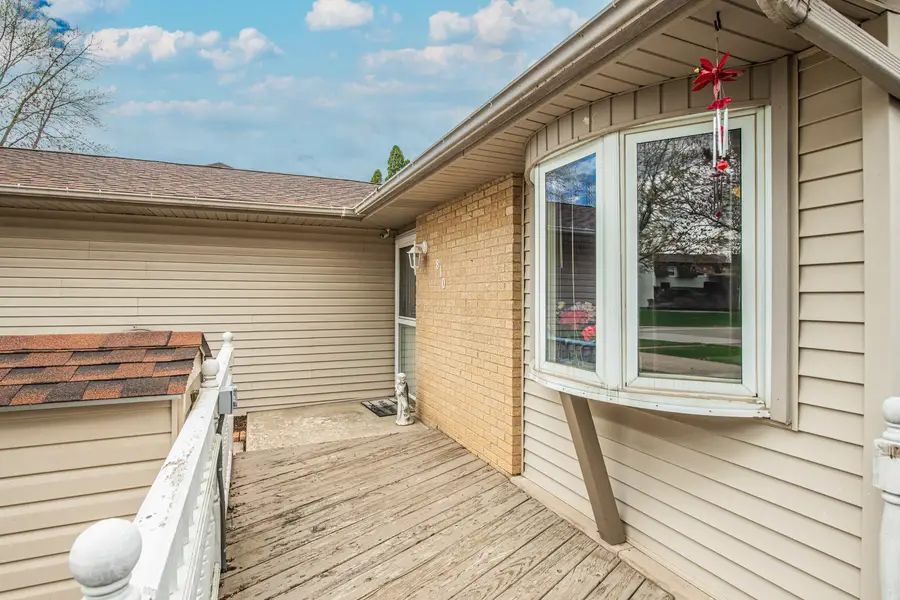 810 Oakton Avenue, Romeoville, IL 60446 - #3