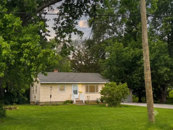 111 Meadow Avenue, Woodstock, IL 60098