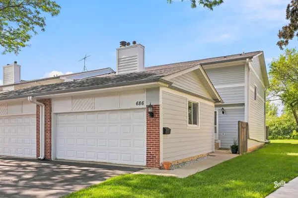 686 Mallard Lane, Deerfield, IL 60015