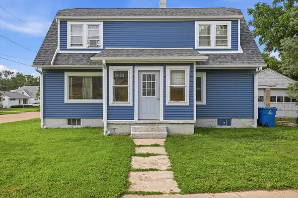 1723 W 4th Street, Dixon, IL 61021