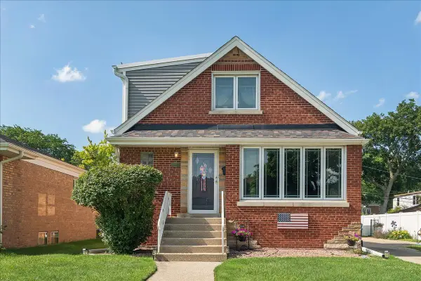 4244 Adeline Drive, Oak Lawn, IL 60453