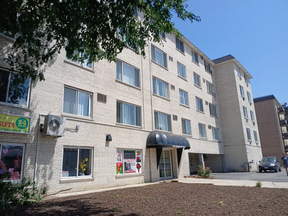 1227 S Harlem Avenue #301, Berwyn, IL 60402 - #1