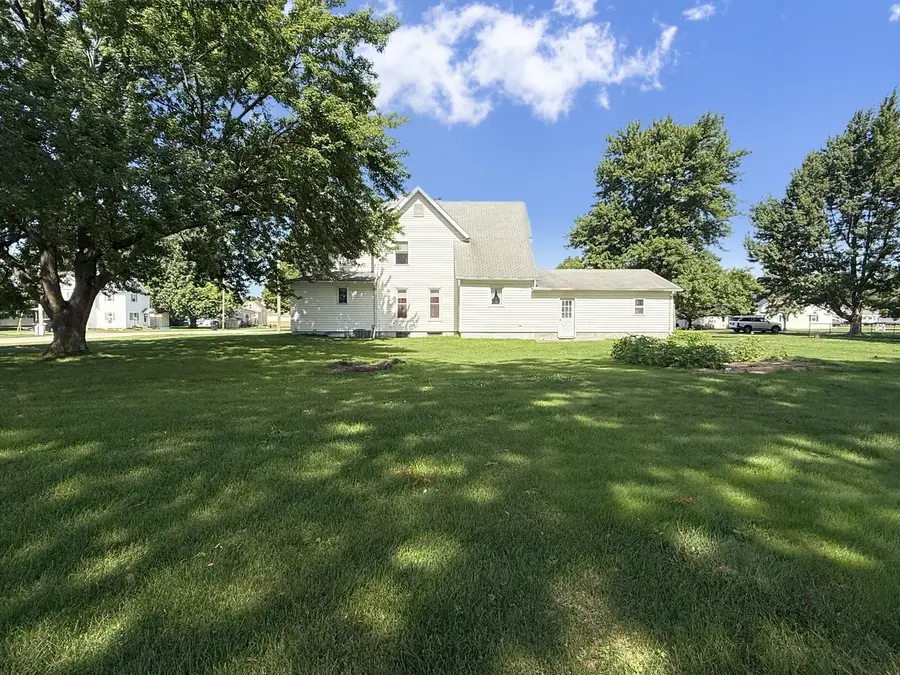 211 E 4th Avenue, Woodhull, IL 61490 - #3