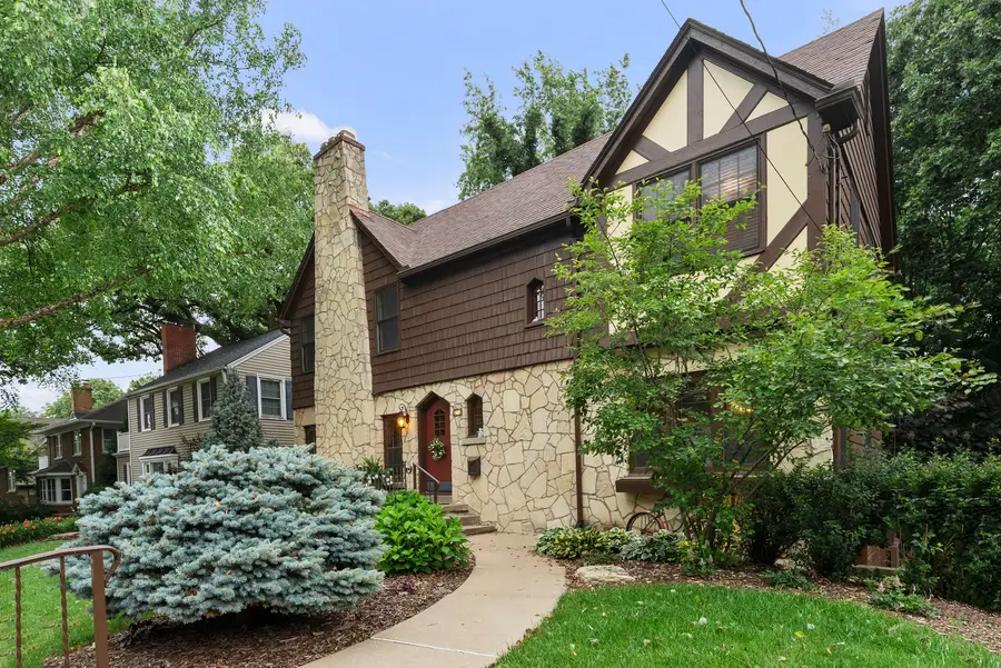 252 Hillcrest Avenue, Davenport, IA 52803 - #2