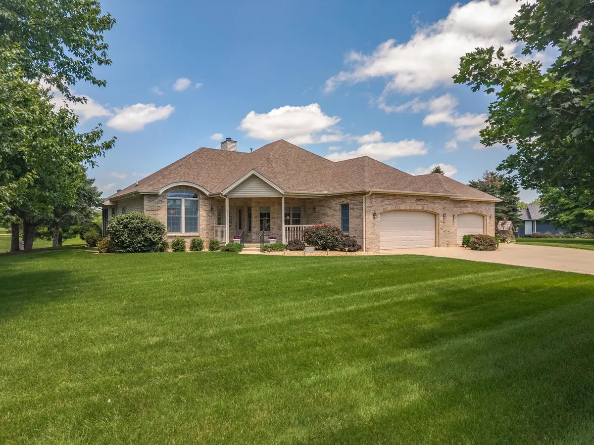 581 Fairway Drive, El Paso, IL 61738 - #1