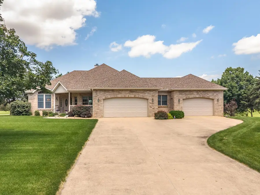 581 Fairway Drive, El Paso, IL 61738 - #3