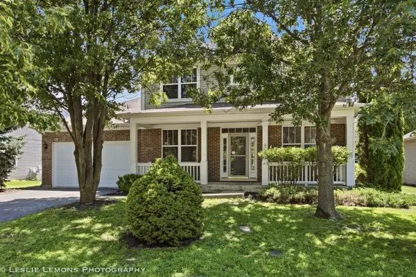 305 Kensington Drive, Oswego, IL 60543