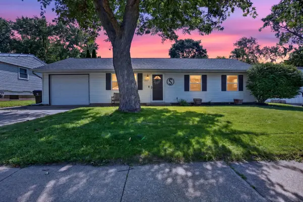 1307 Dogwood Lane, Bloomington, IL 61704