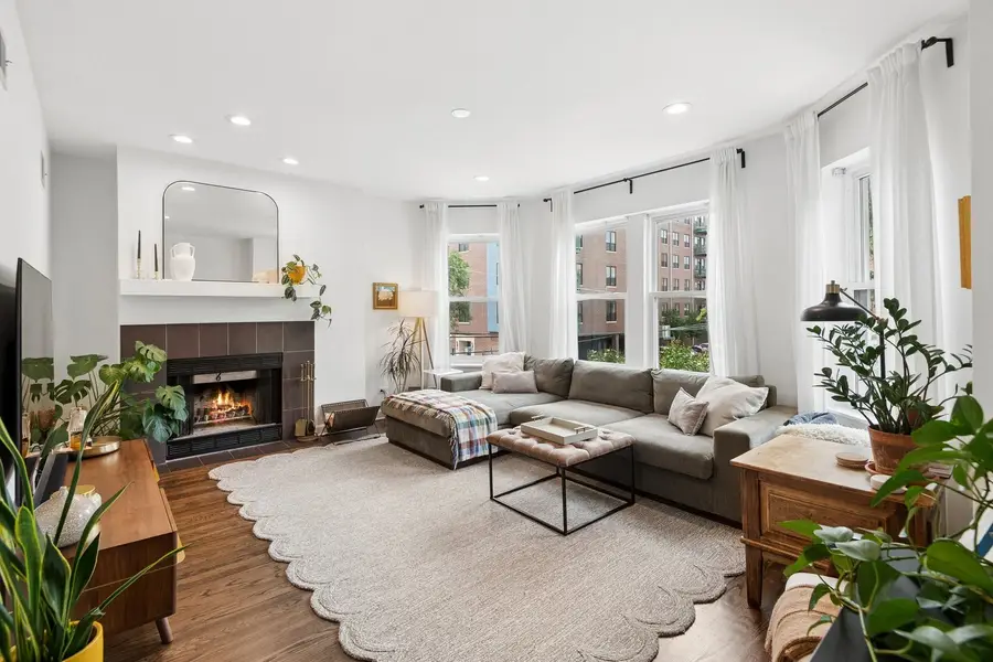 2747 N Spaulding Avenue #2, Chicago, IL 60647 - #3