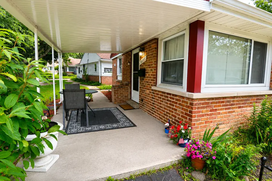 10037 Harnew Road E, Oak Lawn, IL 60453 - #2