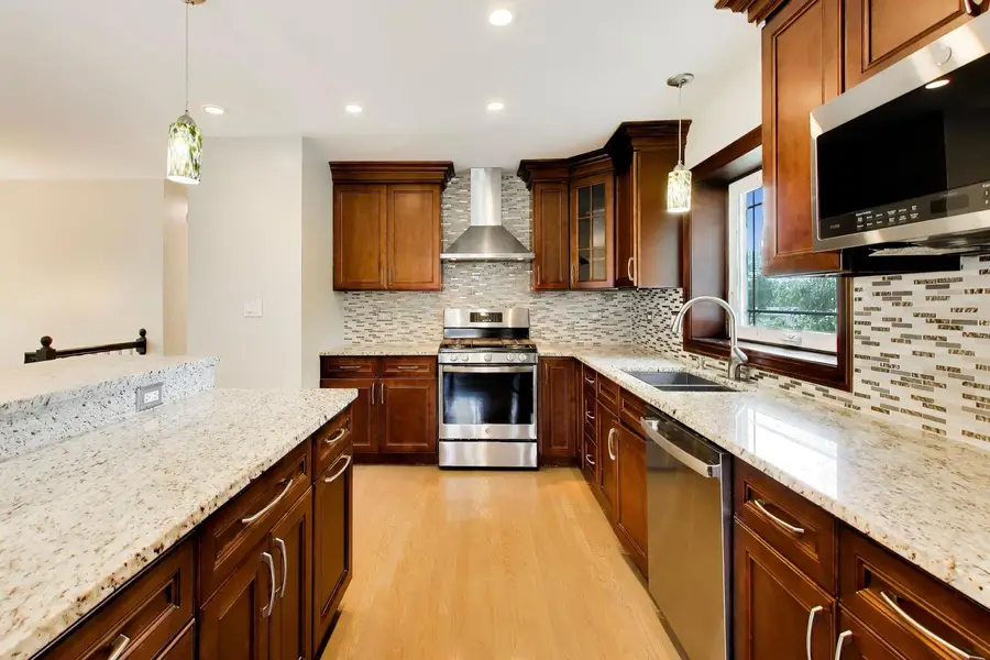 21W579 Kensington Road, Glen Ellyn, IL 60137 - #3