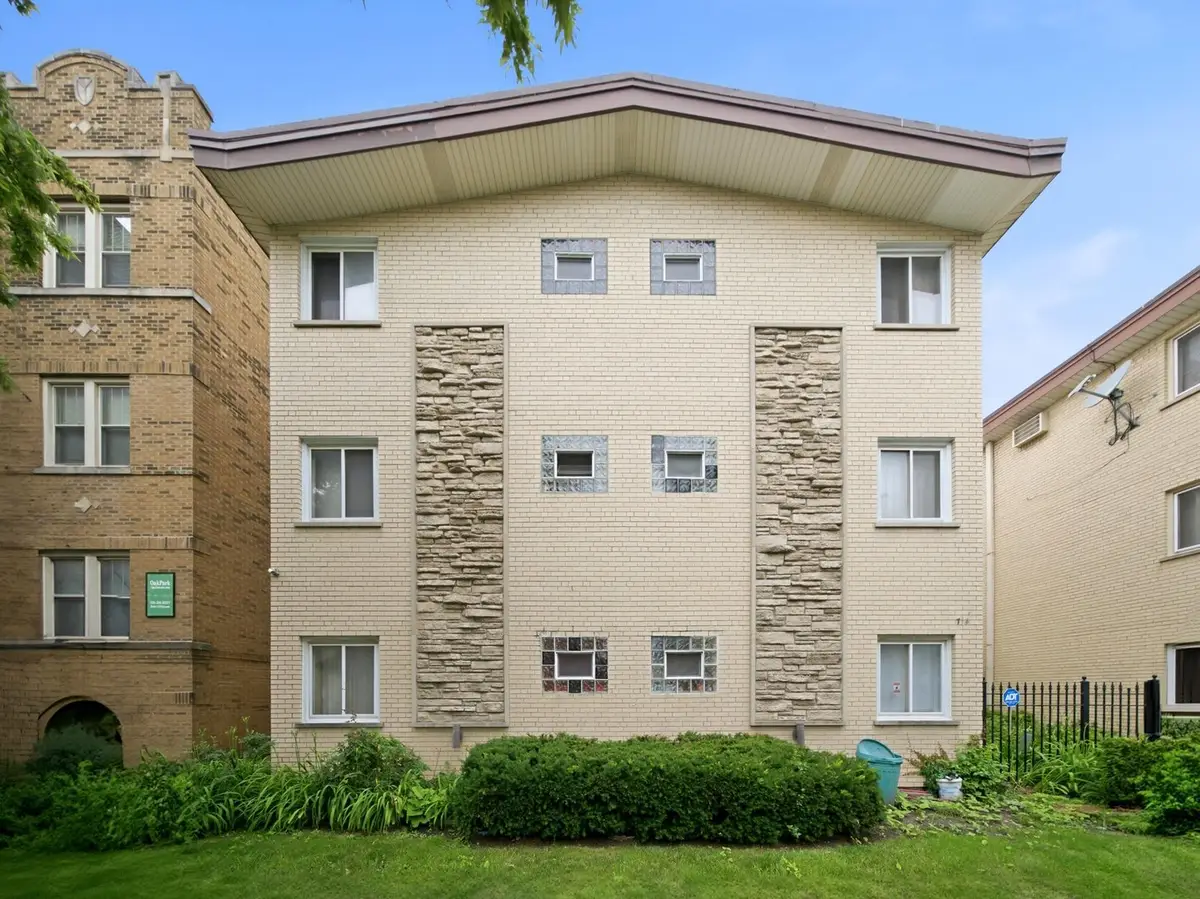 714 N Austin Boulevard #202, Oak Park, IL 60302 - #1