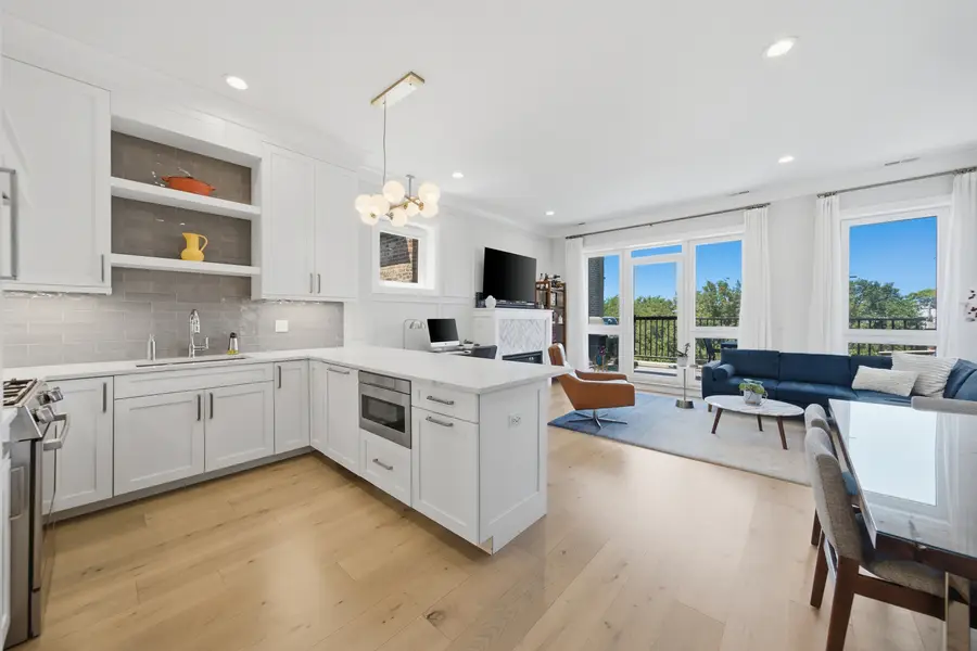 1145 W Addison Street #3, Chicago, IL 60613 - #3