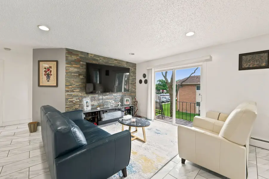 8996 Kennedy Drive #2G, Des Plaines, IL 60016 - #3