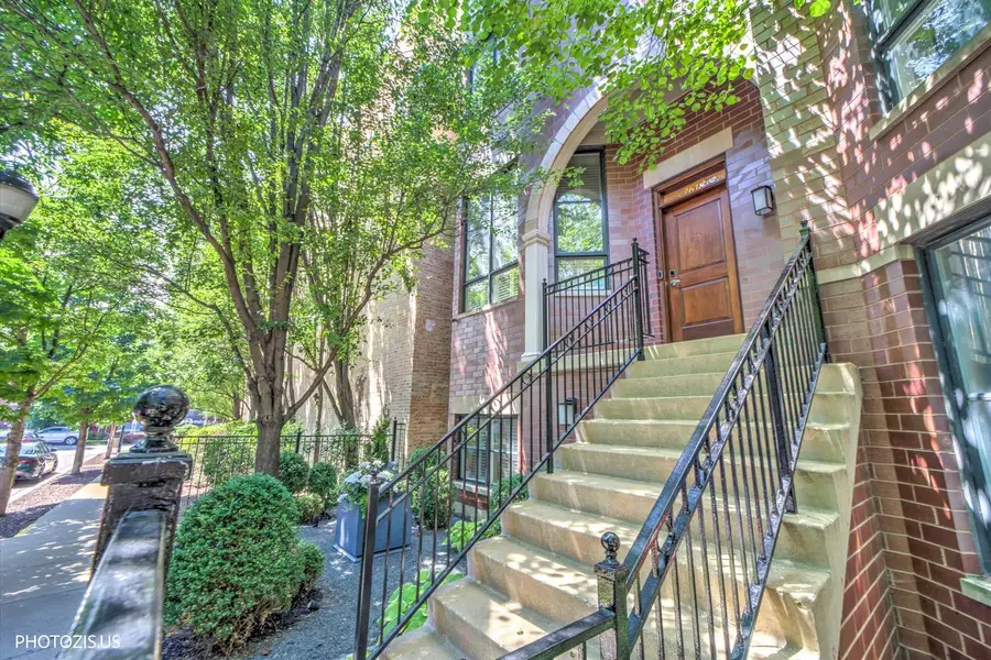 2614 N Hermitage Avenue, Chicago, IL 60614 - #2