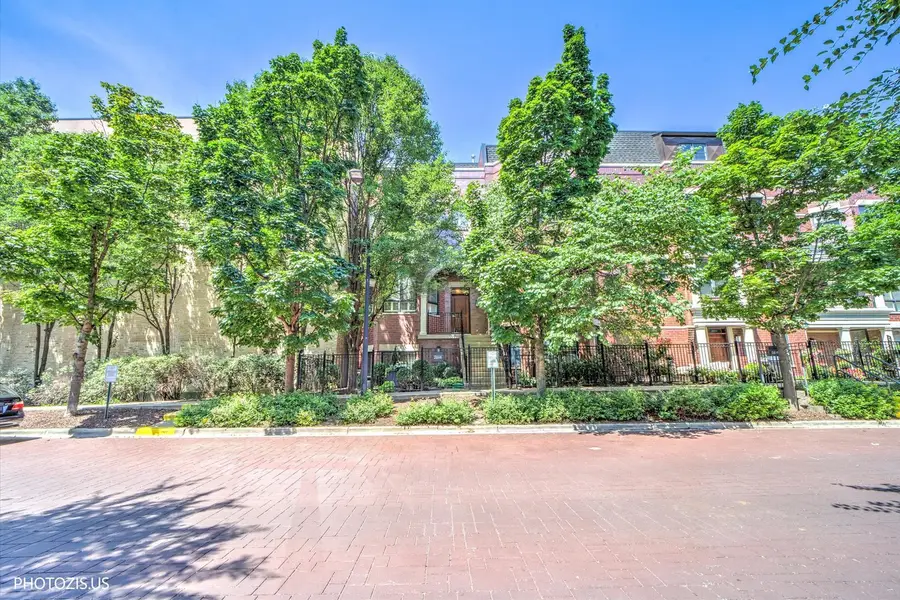 2614 N Hermitage Avenue, Chicago, IL 60614 - #3
