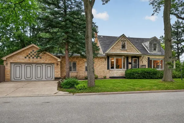 75 N 2nd Avenue, Des Plaines, IL 60016