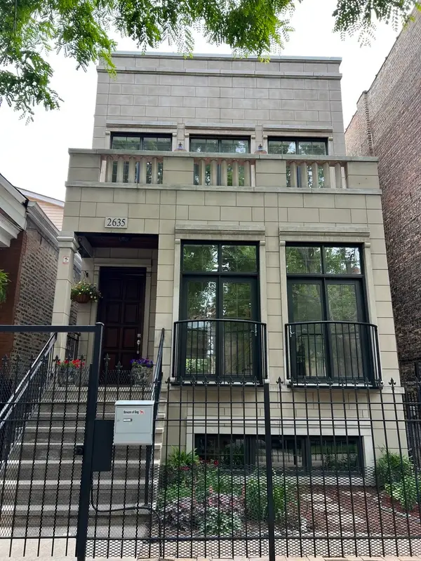 2635 W Iowa Street, Chicago, IL 60622