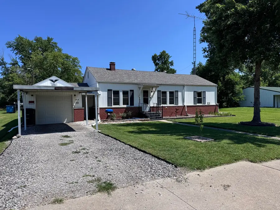 104 E Poplar Street, Odin, IL 62870 - #2