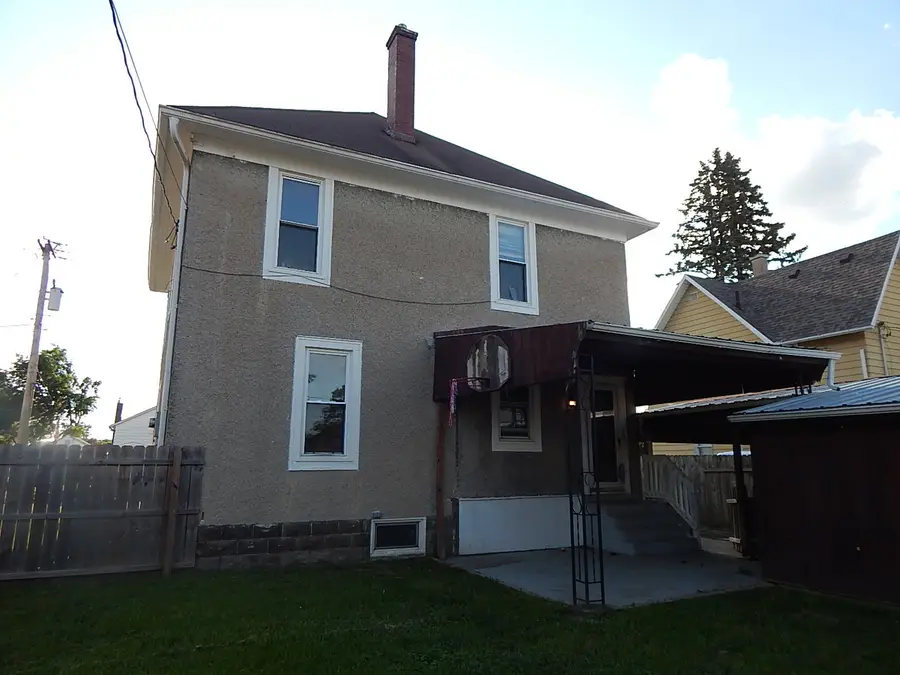 205 N 5th Street, Maquoketa, IA 52060 - #2