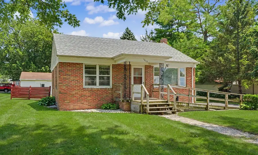1012 N Sangamon Avenue, Gibson City, IL 60936 - #3