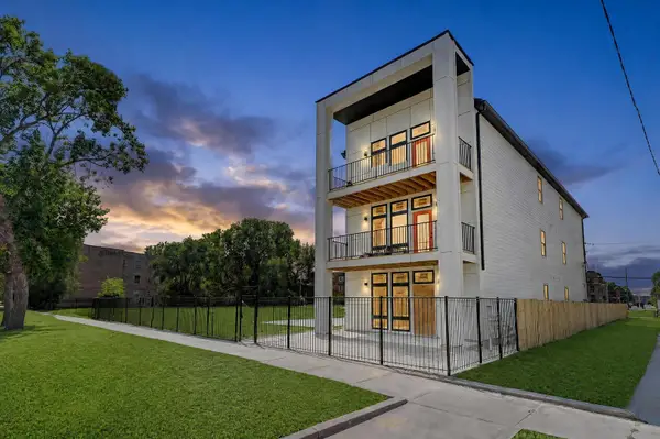 5302 S Prairie Avenue, Chicago, IL 60615