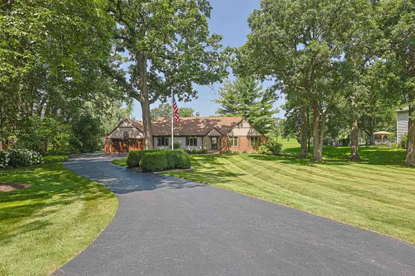 3S654 Terrace Drive, North Aurora, IL 60542