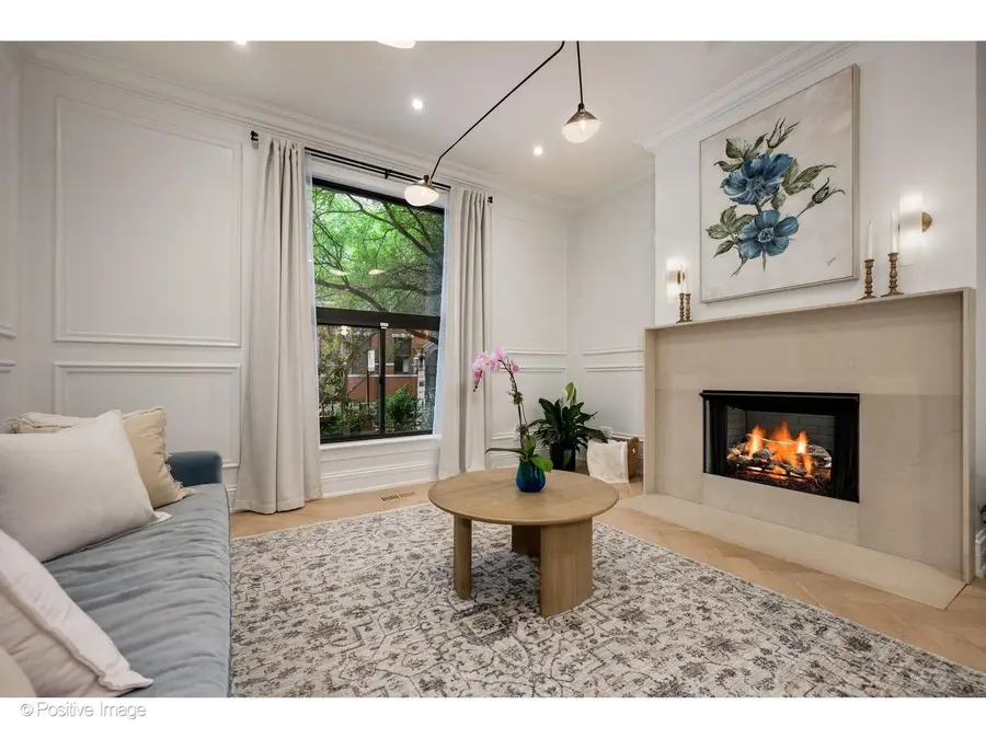 17 E Division Street #1E, Chicago, IL 60610 - #3