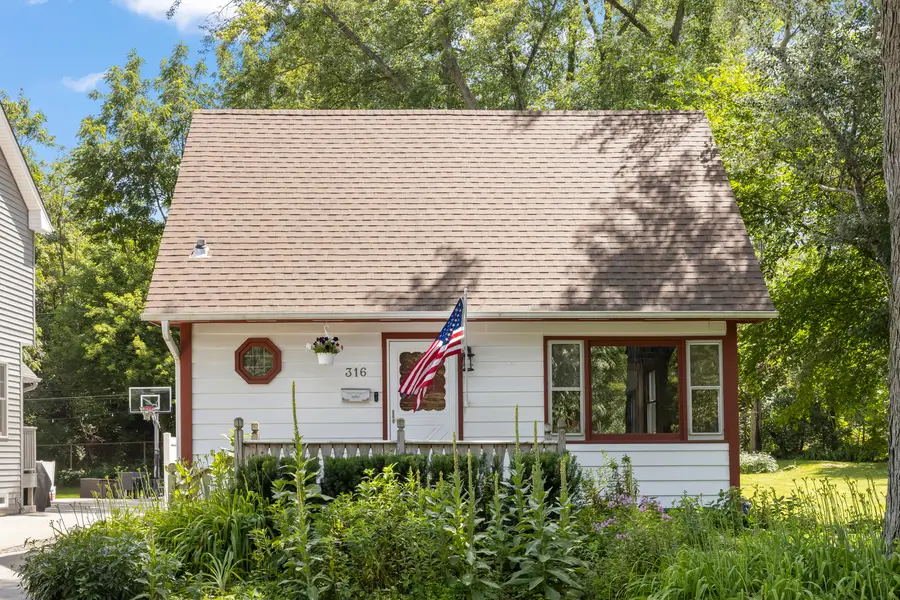 316 W 5th Avenue, Naperville, IL 60563 - #2