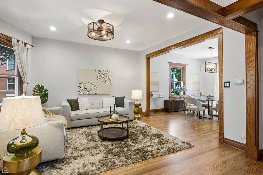 3757 N Bosworth Avenue, Chicago, IL 60613 - #3