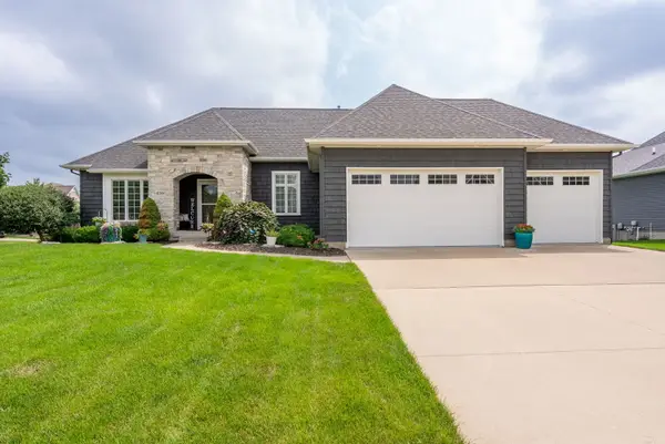 6351 Wildberry Drive, Bettendorf, IA 52722