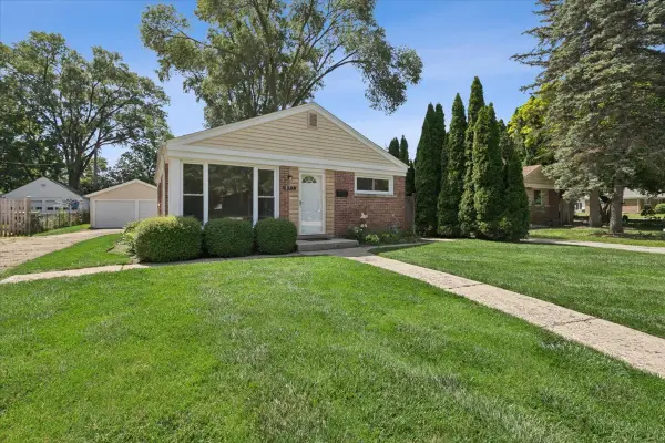 837 Lange Street, Mundelein, IL 60060