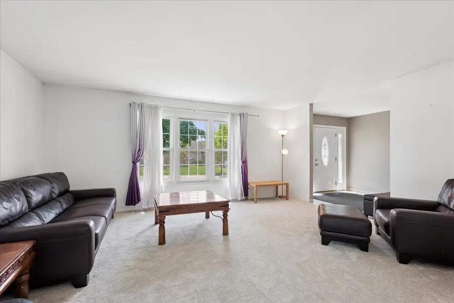 8 Auburn Drive, Glendale Heights, IL 60139 - #2