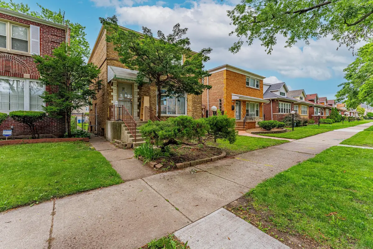 8238 S Prairie Avenue, Chicago, IL 60619 - #1