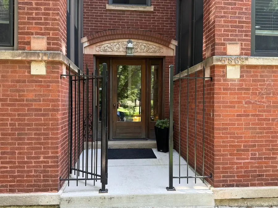 5869 N Glenwood Avenue #3, Chicago, IL 60660 - #2