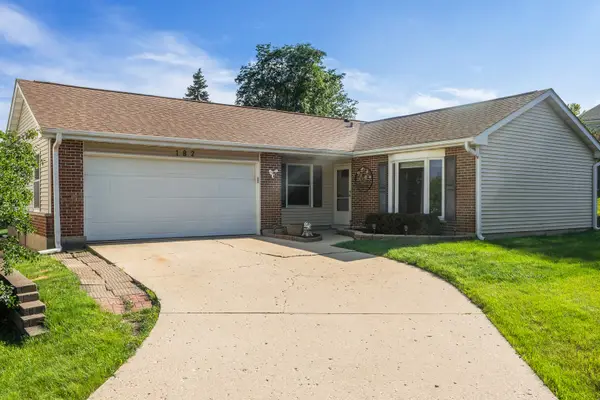 182 Hastings Mill Road, Streamwood, IL 60107