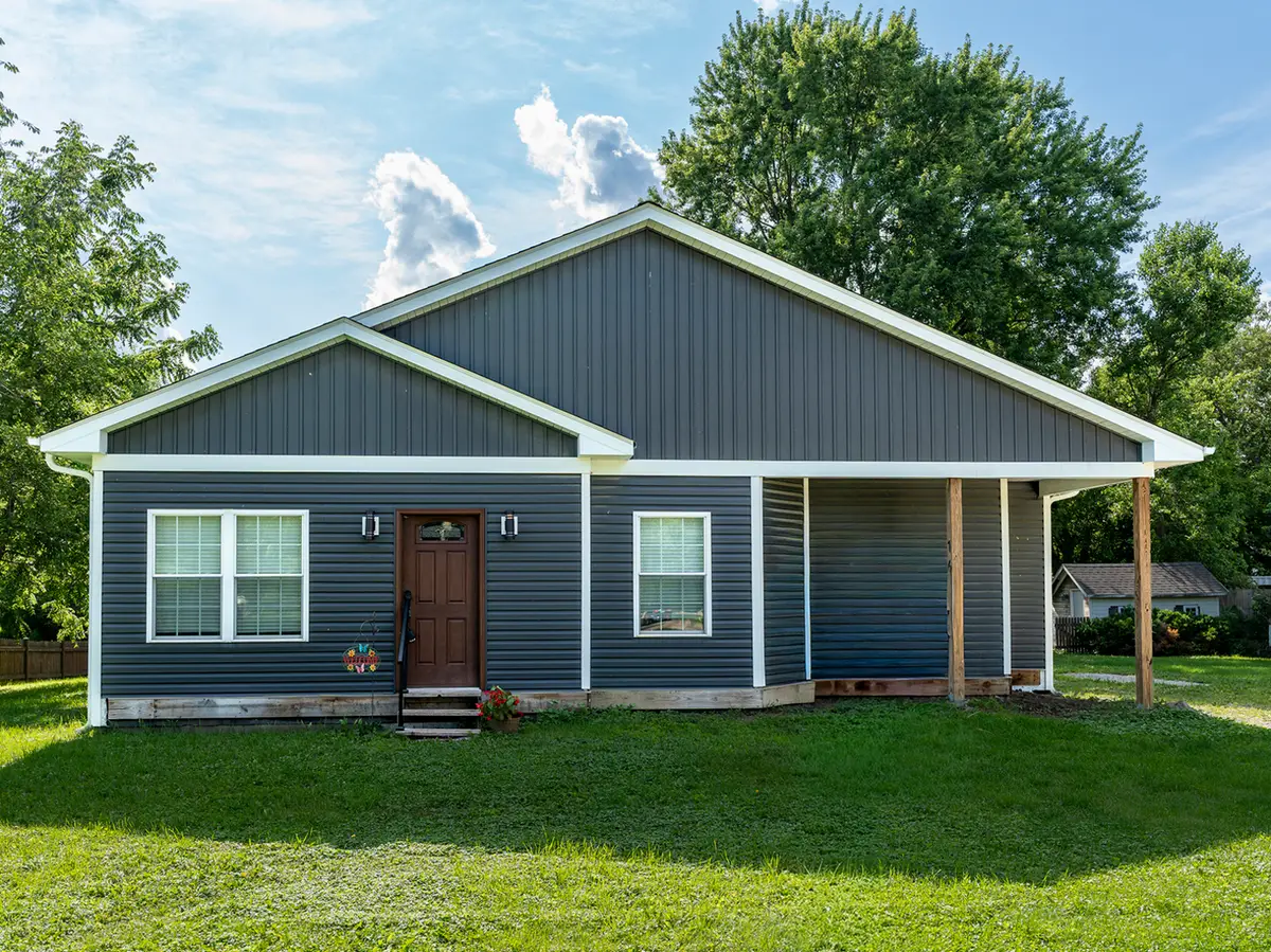 16 Grove Street, Bristol, IL 60512 - #1