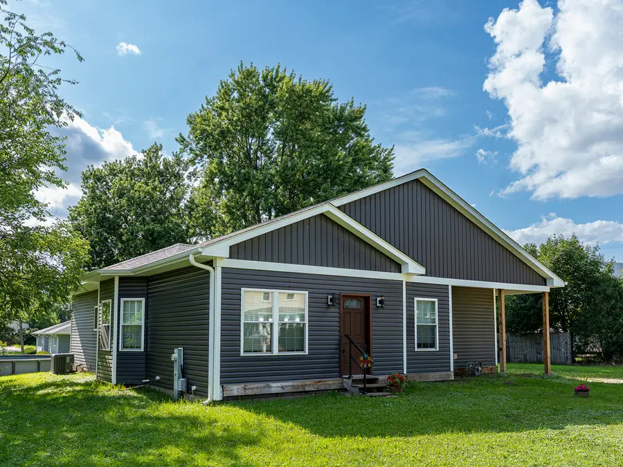 16 Grove Street, Bristol, IL 60512 - #2
