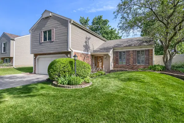 271 Hill Avenue, Bartlett, IL 60103
