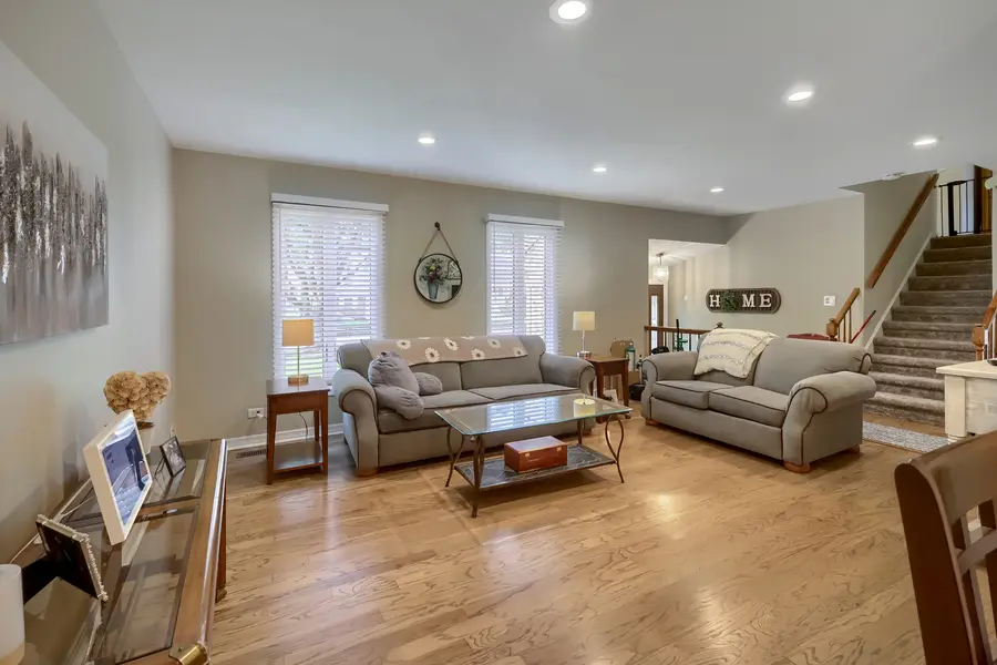 271 Hill Avenue, Bartlett, IL 60103 - #2