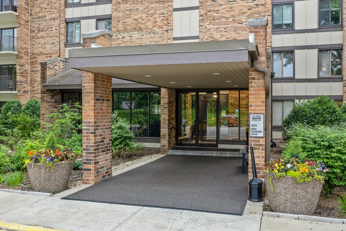 301 Lake Hinsdale Drive #404, Willowbrook, IL 60527 - #1