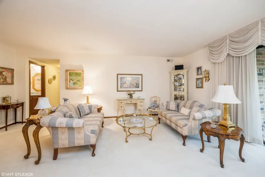 301 Lake Hinsdale Drive #404, Willowbrook, IL 60527 - #3