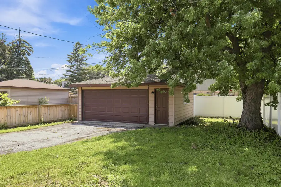 9300 S Francisco Avenue, Evergreen Park, IL 60805 - #2